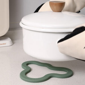 Home Heat-resistant Silicone Cloud-shaped Insulation Mat